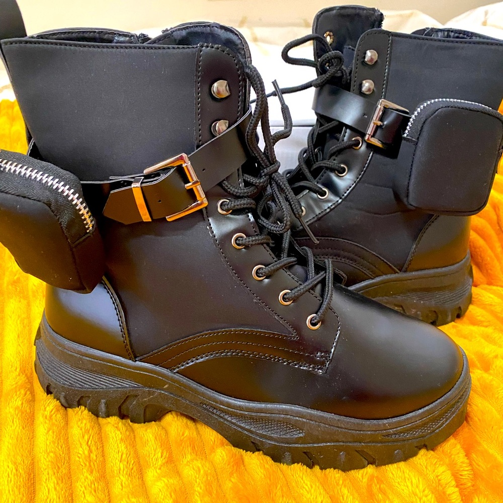 Black chunky lace up ankle pouch boots